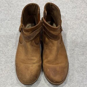 Clarks Women's Tan femmes made in India Gently used